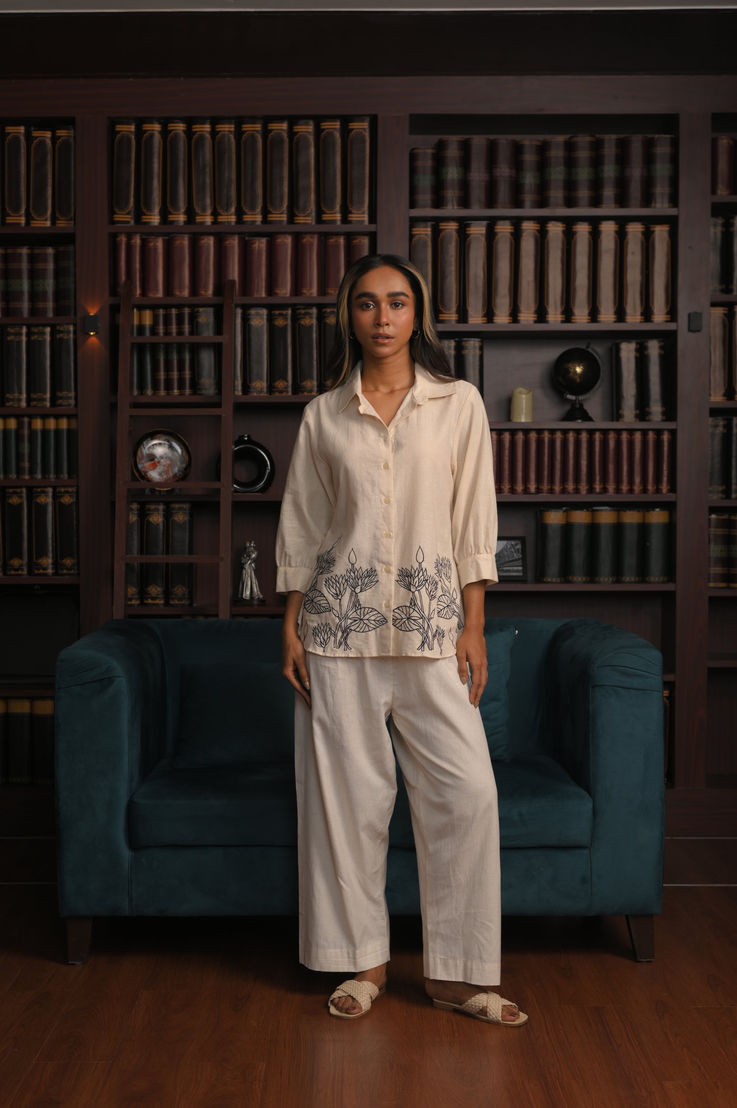 The black flower Design Flax Shirt